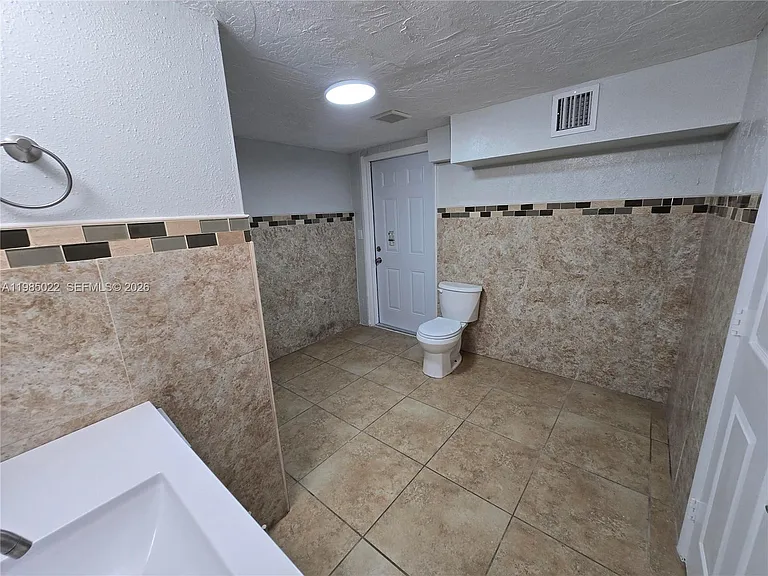 280 NW 31st Ave — Photo 17