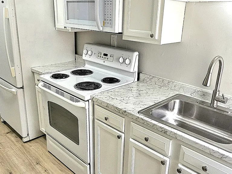 2927 Cornwall Rd #1 — Photo 7