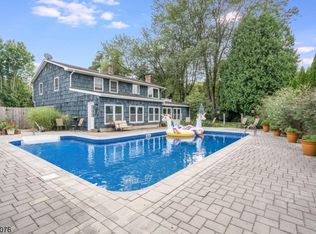 13 Whaley St, Milford, NJ 08848