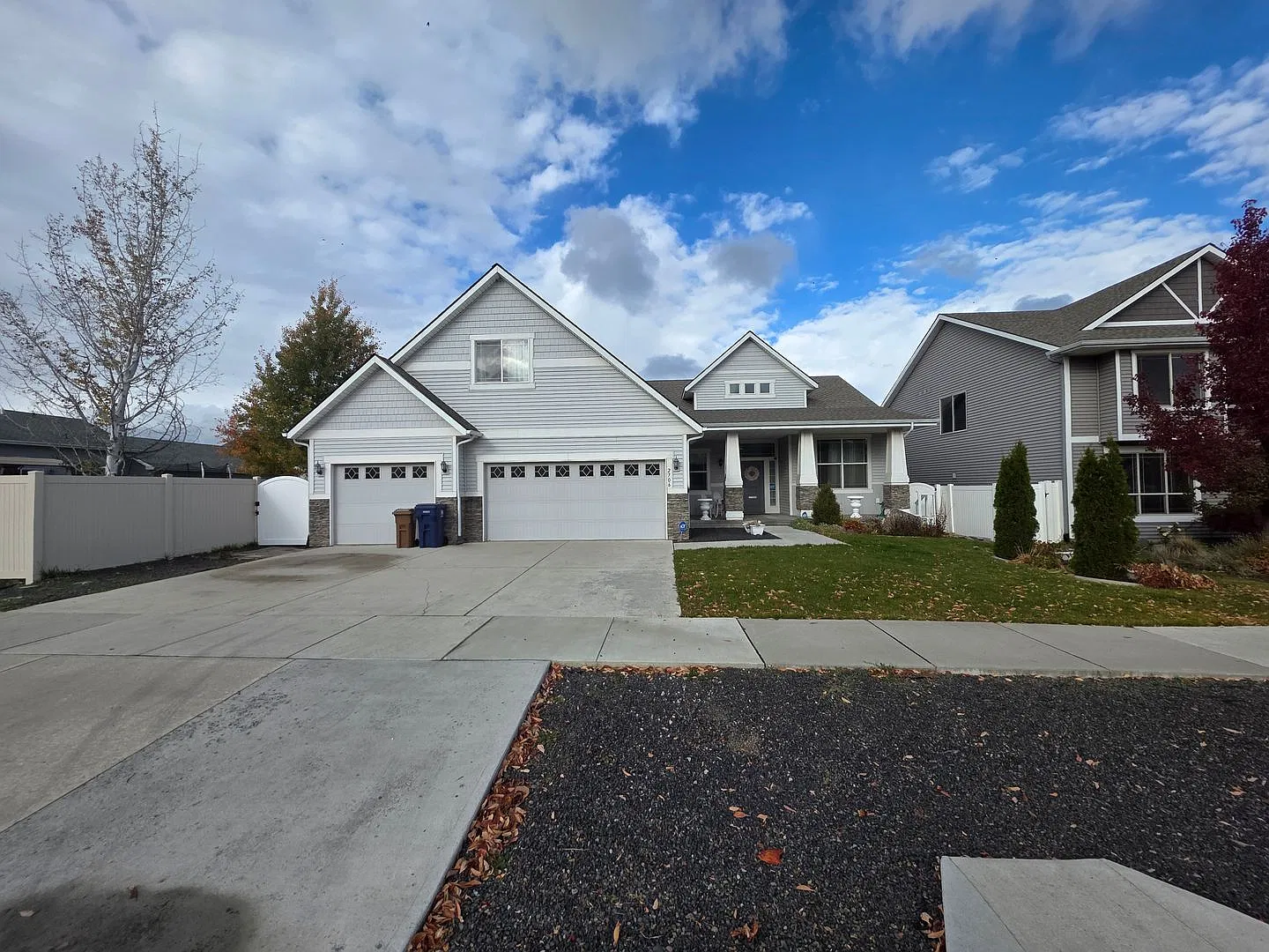 Stunning home in Five Mile Prairie — Photo 1