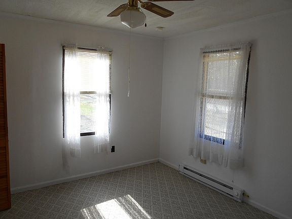 4th image of 1120 Woodlawn St
