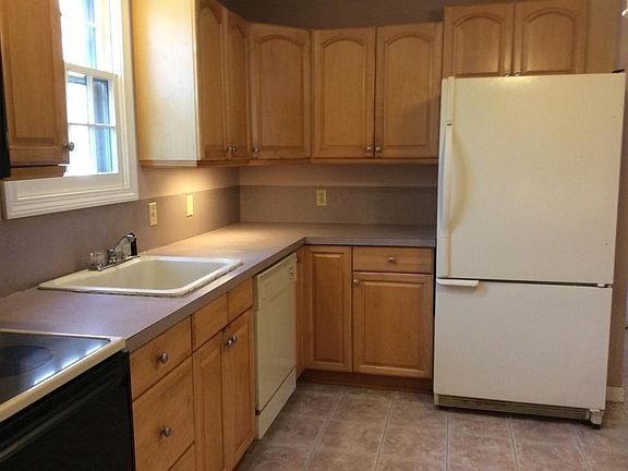 4th image of 8 Rosemary Ln