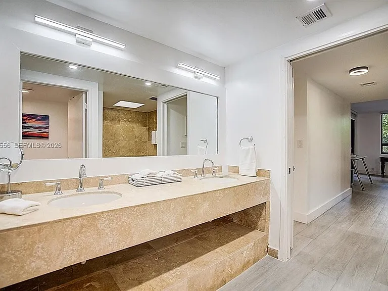 101 E Crandon Blvd #276 — Photo 21