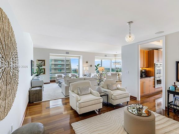 4th image of 1425 Brickell Ave APT 50B