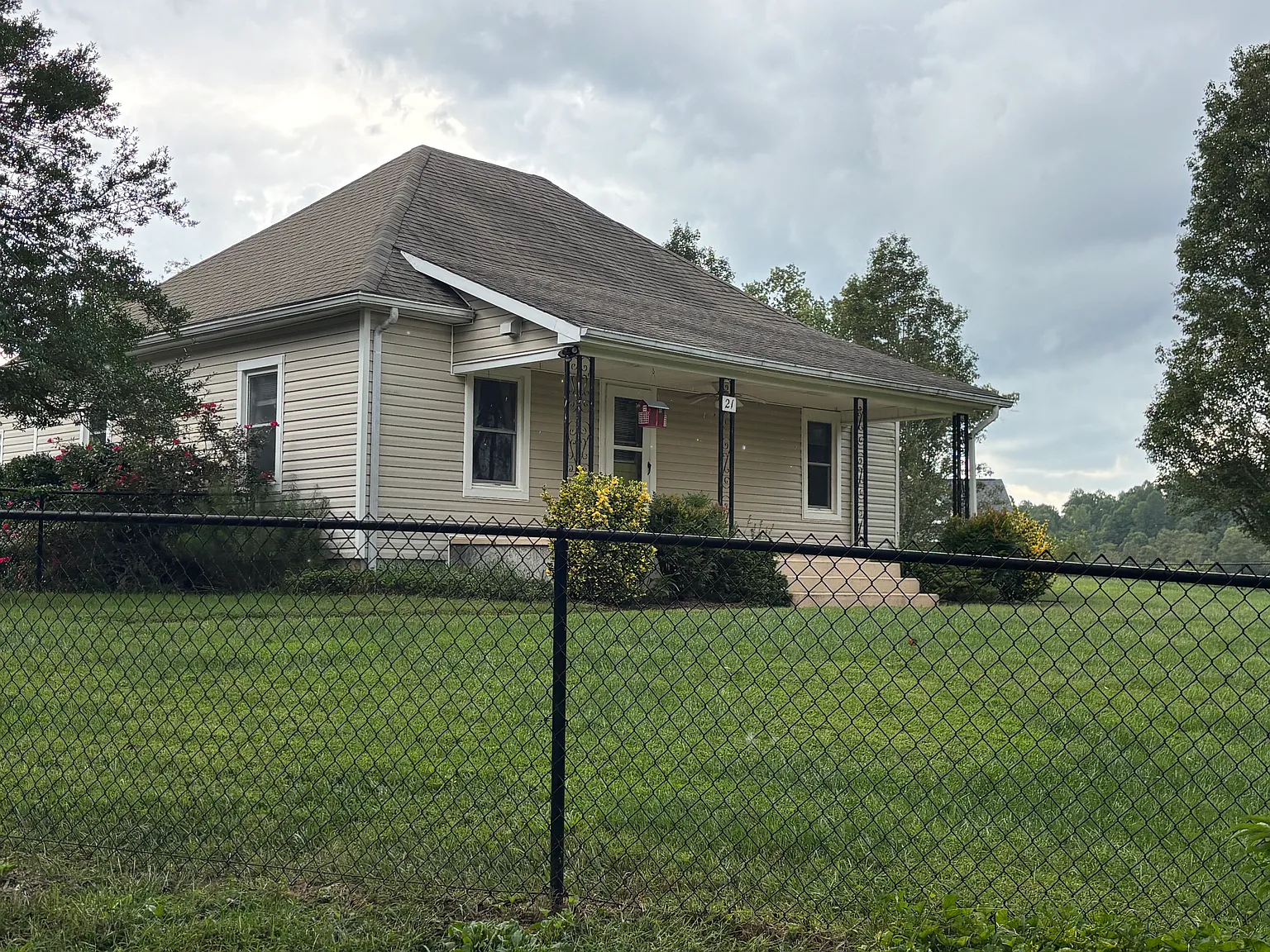 2 bed, $1,900 — Photo 1
