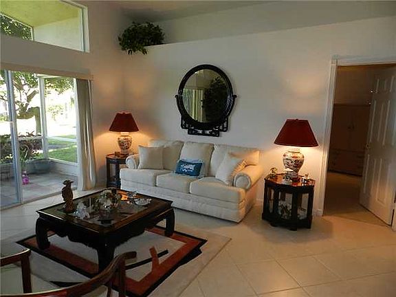Home For Sale In Valencia Lakes