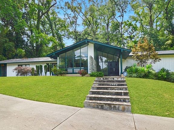 2nd image of 2432 Wilkshire Dr
