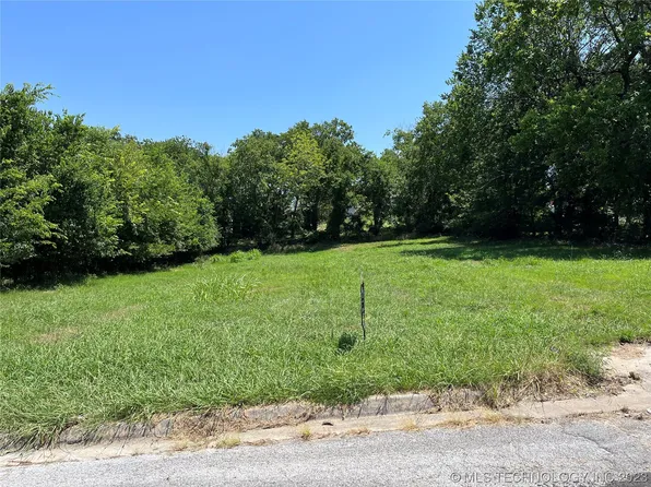 430 N 1st St, McAlester, OK 74501