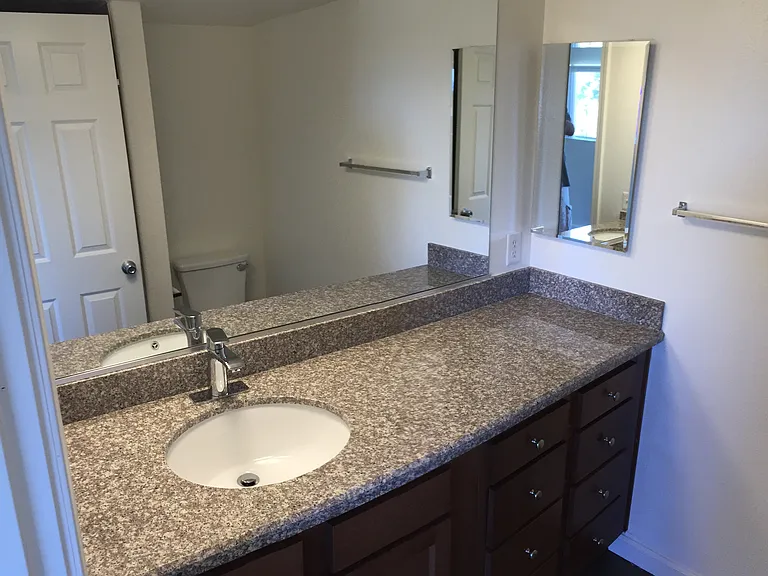 Amber Crest Apartments — Photo 15