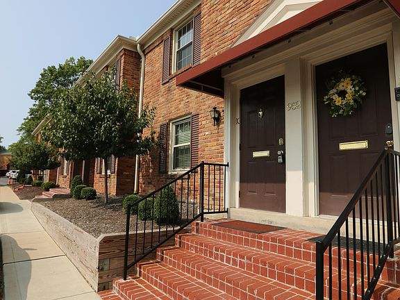 2nd image of 952 Chatham Ln APT K