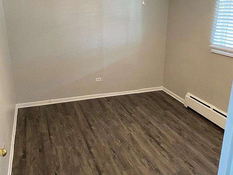 Emporia Street Apartments — Photo 7