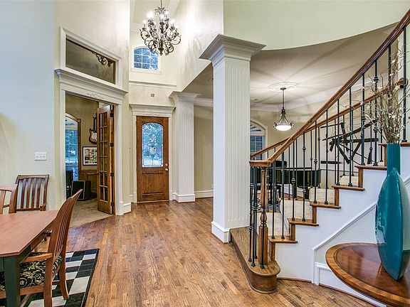 5th image of 1400 Montgomery Ct