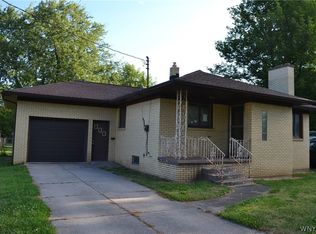 960 Mineral Springs Rd, Buffalo, NY 14224
