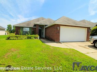 3211 Grand Lake Dr, Bossier City, LA 71111