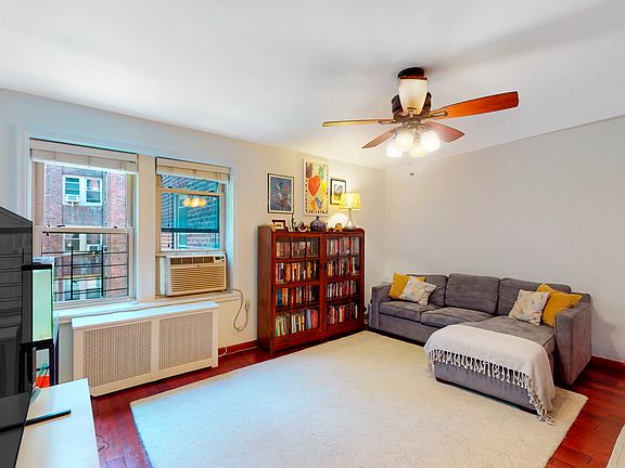 4th image of 4825 43rd St APT 3J