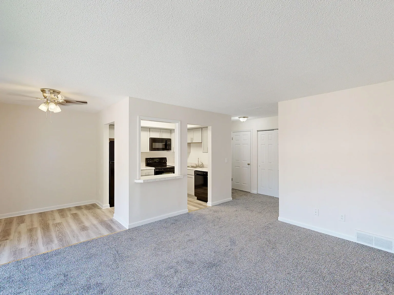 Fountainview East Apartments — Photo 4