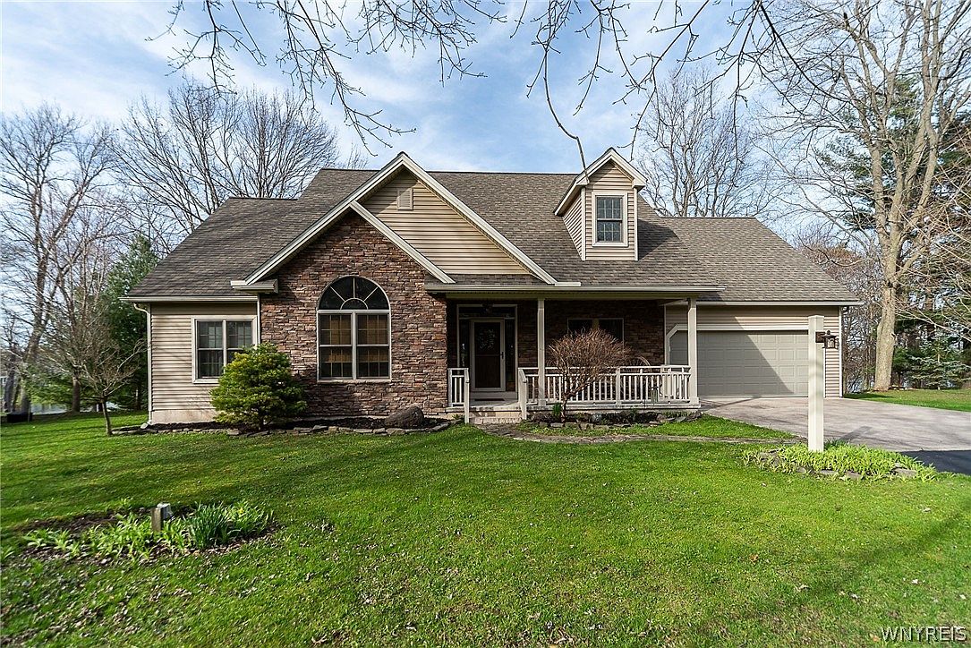894 Lakeside Dr, Corfu, NY 14036 | Zillow