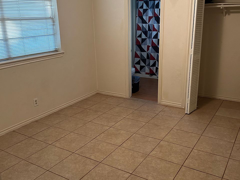 2nd image of 4805 Woodland Park Blvd #4807