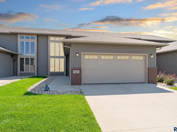 614 S Mary Gene Ave, Sioux Falls, SD 57106