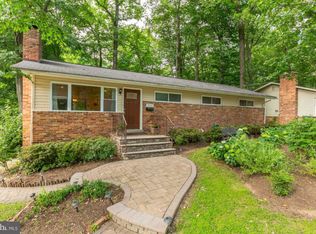 10122 Spring Lake Ter, Fairfax, VA 22030