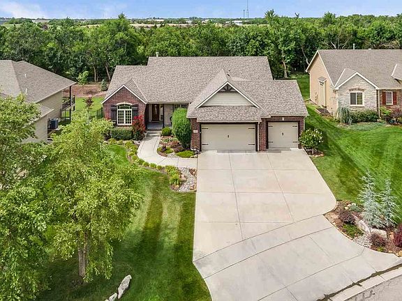 3rd image of 830 E Woodstone Dr