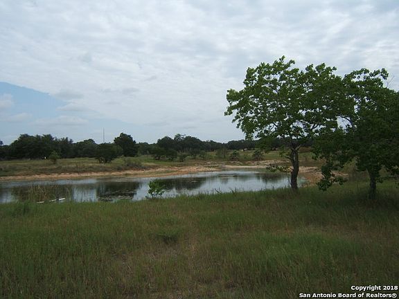3rd image of 739 Woodland