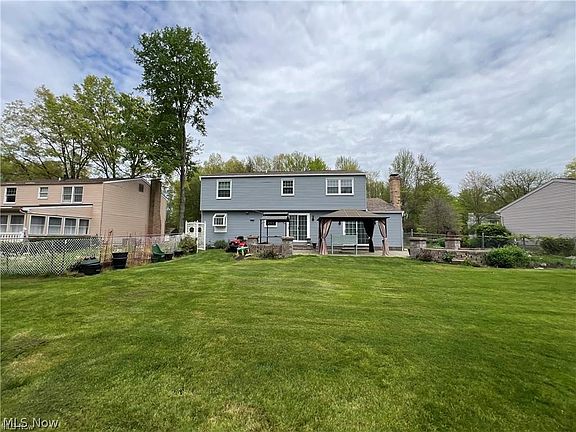 3rd image of 8908 Sherwood Dr NE