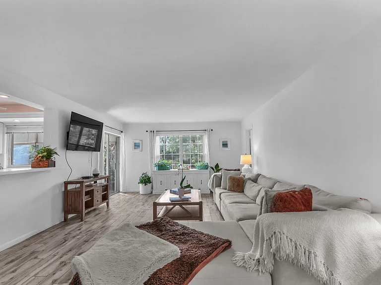 5540 Tamberlane Cir #118 — Photo 7
