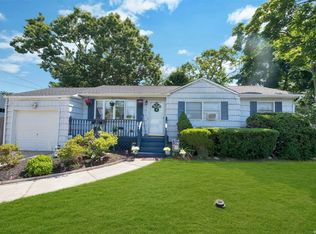 24 Huron St, Port Jefferson Station, NY 11776