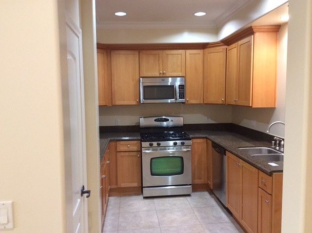 1st image of 525 N Adams St APT 104