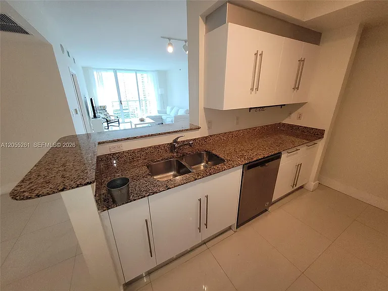 325 Biscayne Blvd #1719 — Photo 13