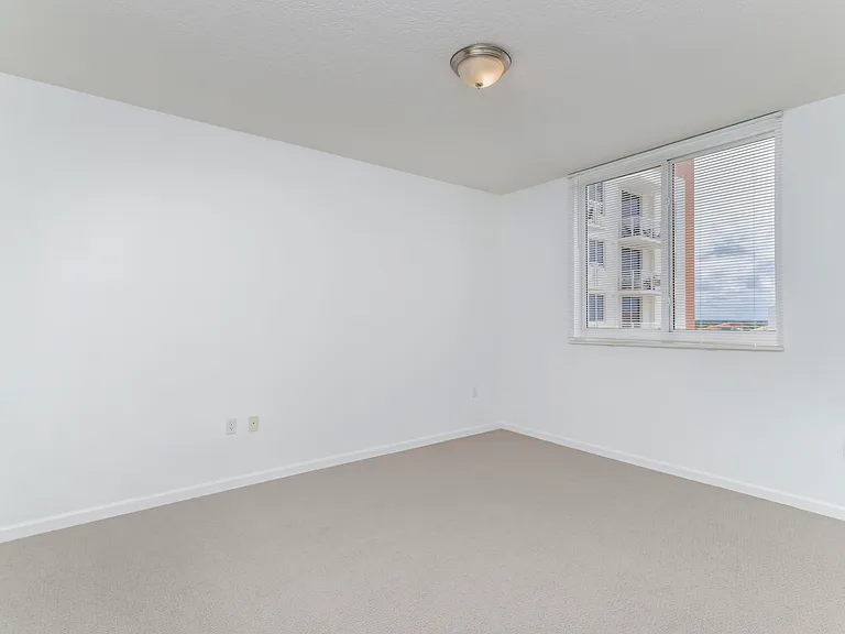 18800 NE 29th Ave #923 — Photo 12