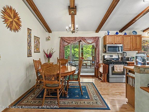 5th image of 15583 Turner Rd