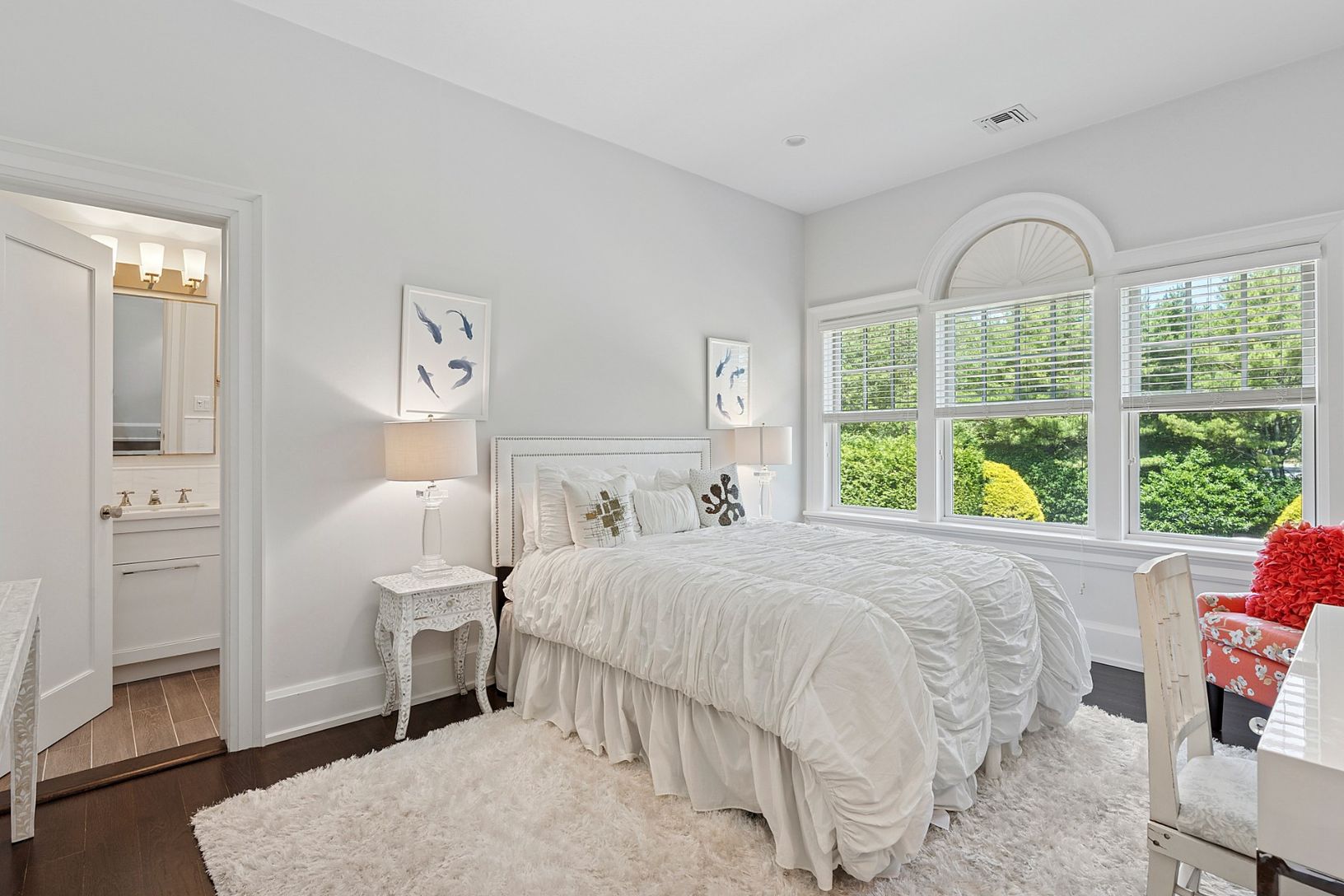 2nd floor bedroom overlooking front yard
