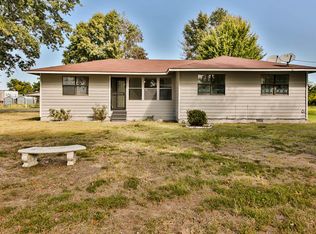 393 Grassy Lake Rd, Earle, AR 72331