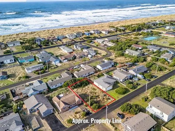 1702 NW Parker Ave, Waldport, OR 97394