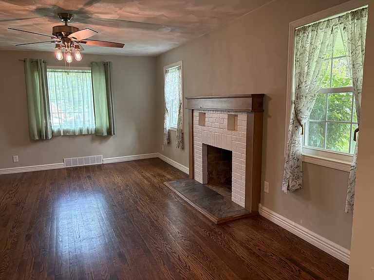 308 Vandervort Ave — Photo 7