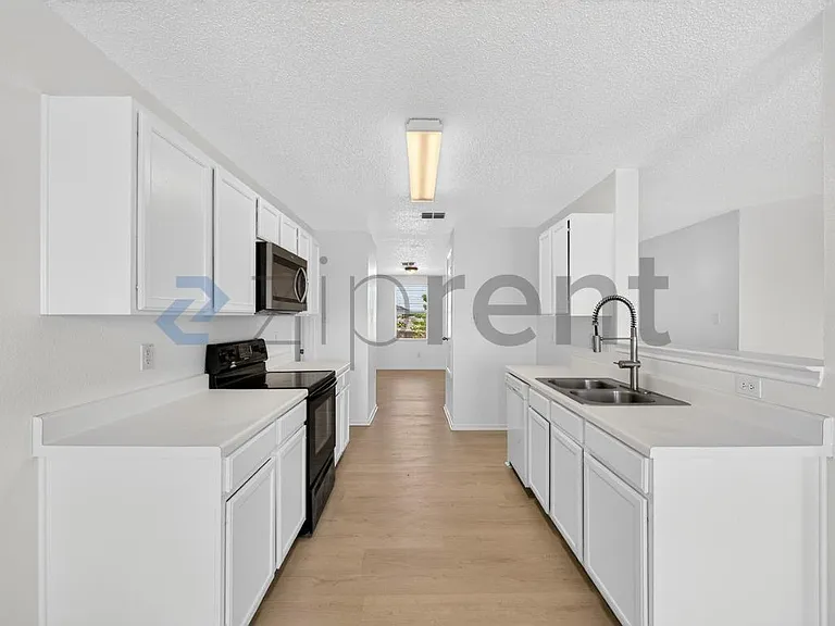 1320 Junction Run — Photo 14