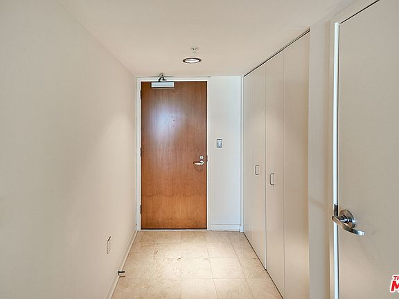 5th image of 13700 Marina Pointe Dr Unit 1518