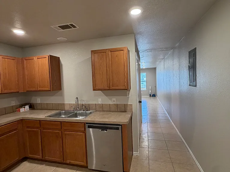 164 Ryan Cir #C — Photo 4