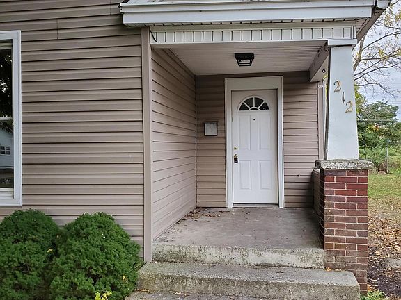 2nd image of 212 Evansville St