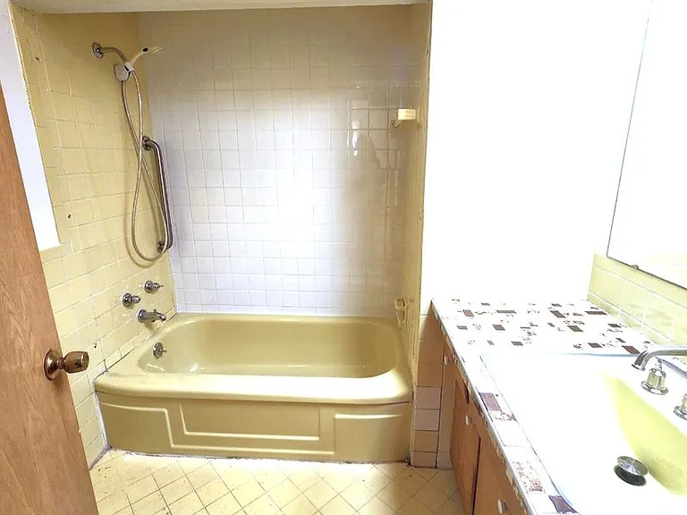 Lease only - 4272 N 91st Street — Photo 6