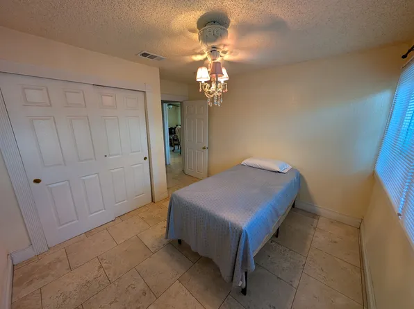 1330 N Arthur Ave, Fresno, CA 93728