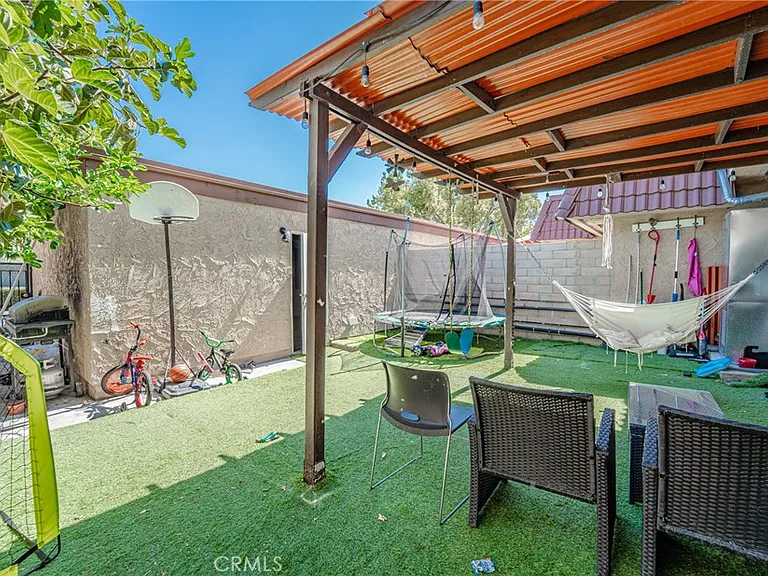 11321 Hart Way — Photo 32