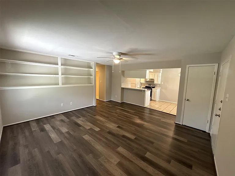 318 S Poplar St #3 — Photo 3