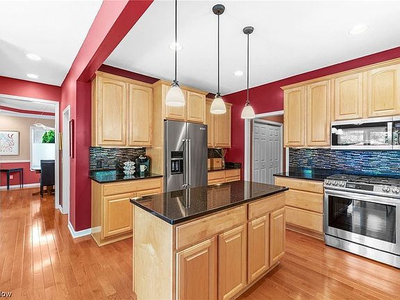 3rd image of 2150 Fenway Dr