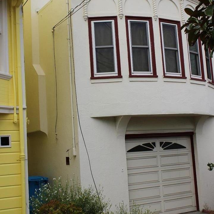 2nd image of 1220 Naples St