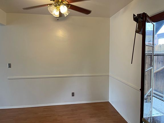4th image of 1211 E Lexington Dr APT 1