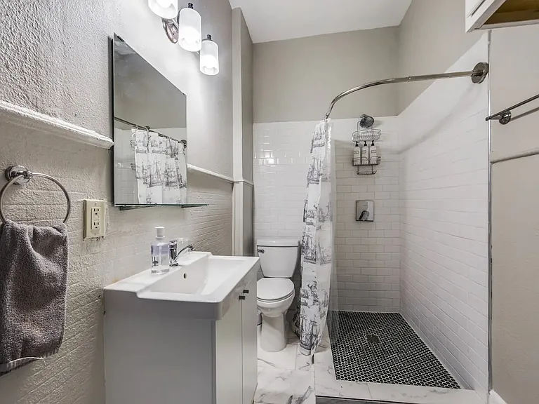 215 Blanco Rd #3 — Photo 2