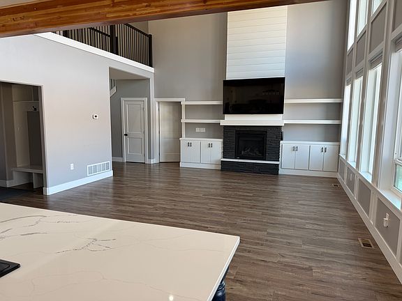 4th image of 3097 S Barn Gable Loop